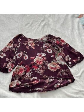 Xhilaration Plum Floral Scoop Neck Blouse